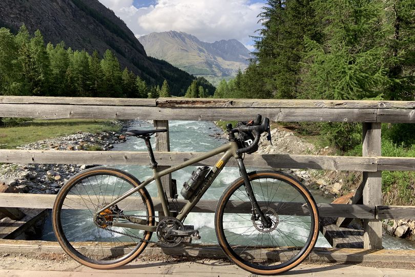 Santos Cross Lite at the mountains