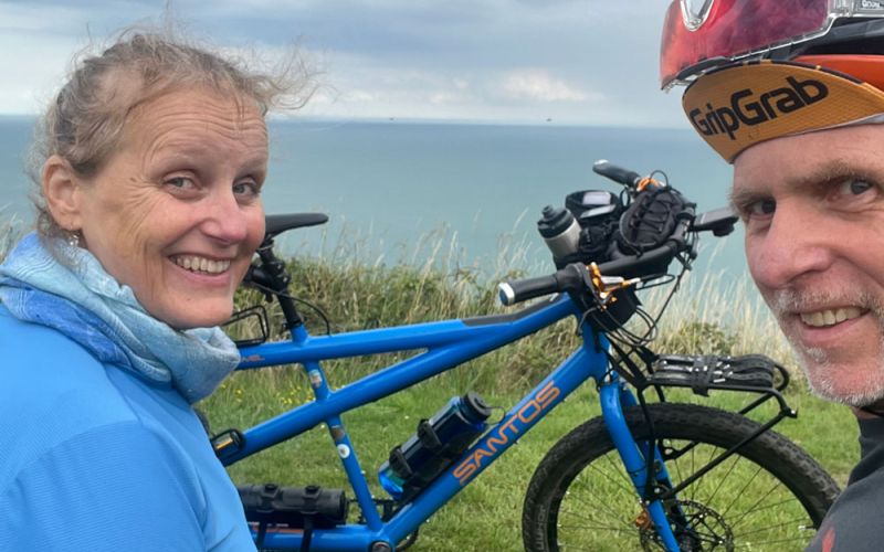 Robbert en Emma fietsen op hun Cross Lites van Zuid-Amerika naar Canada